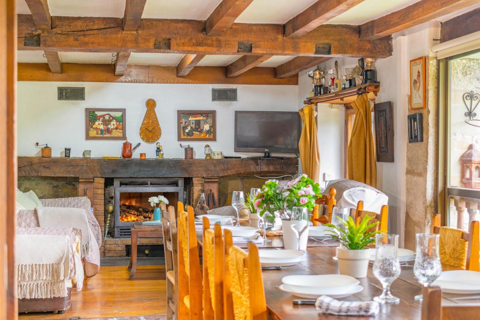 Casa Rural Arotzenia, Hogar Rustico En Pleno Valle De La Ulzama Лисасо Экстерьер фото