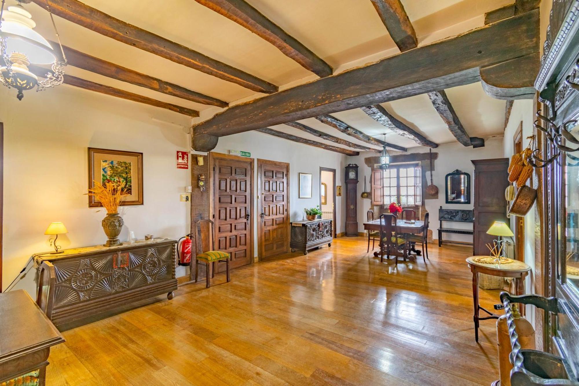 Casa Rural Arotzenia, Hogar Rustico En Pleno Valle De La Ulzama Лисасо Экстерьер фото