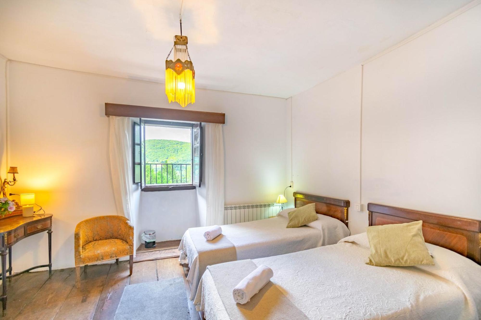 Casa Rural Arotzenia, Hogar Rustico En Pleno Valle De La Ulzama Лисасо Экстерьер фото
